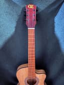 Guitarra Acústica Arce Ambrosía — vista en ángulo, hecha a mano en Lima